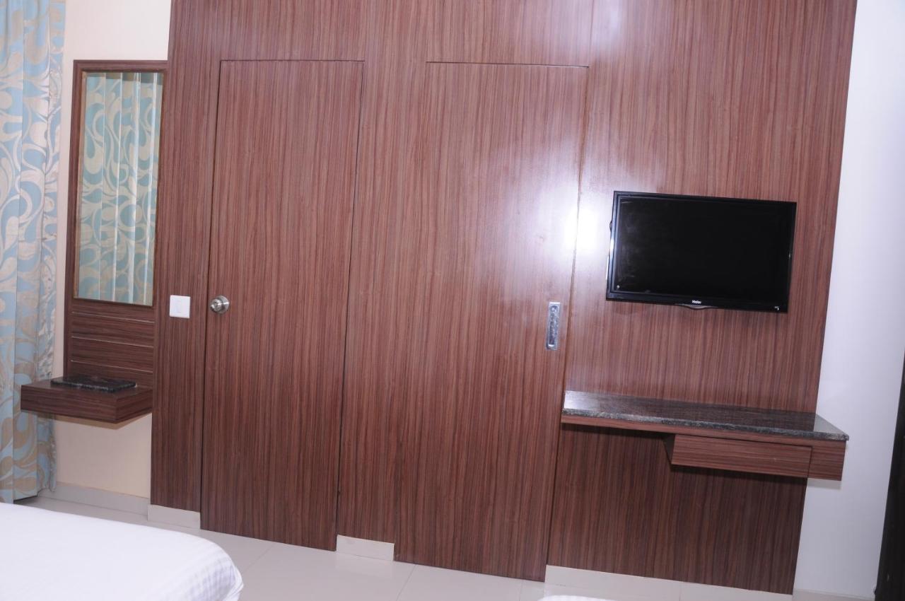 Hotel City Heart Shirdi Kamer foto