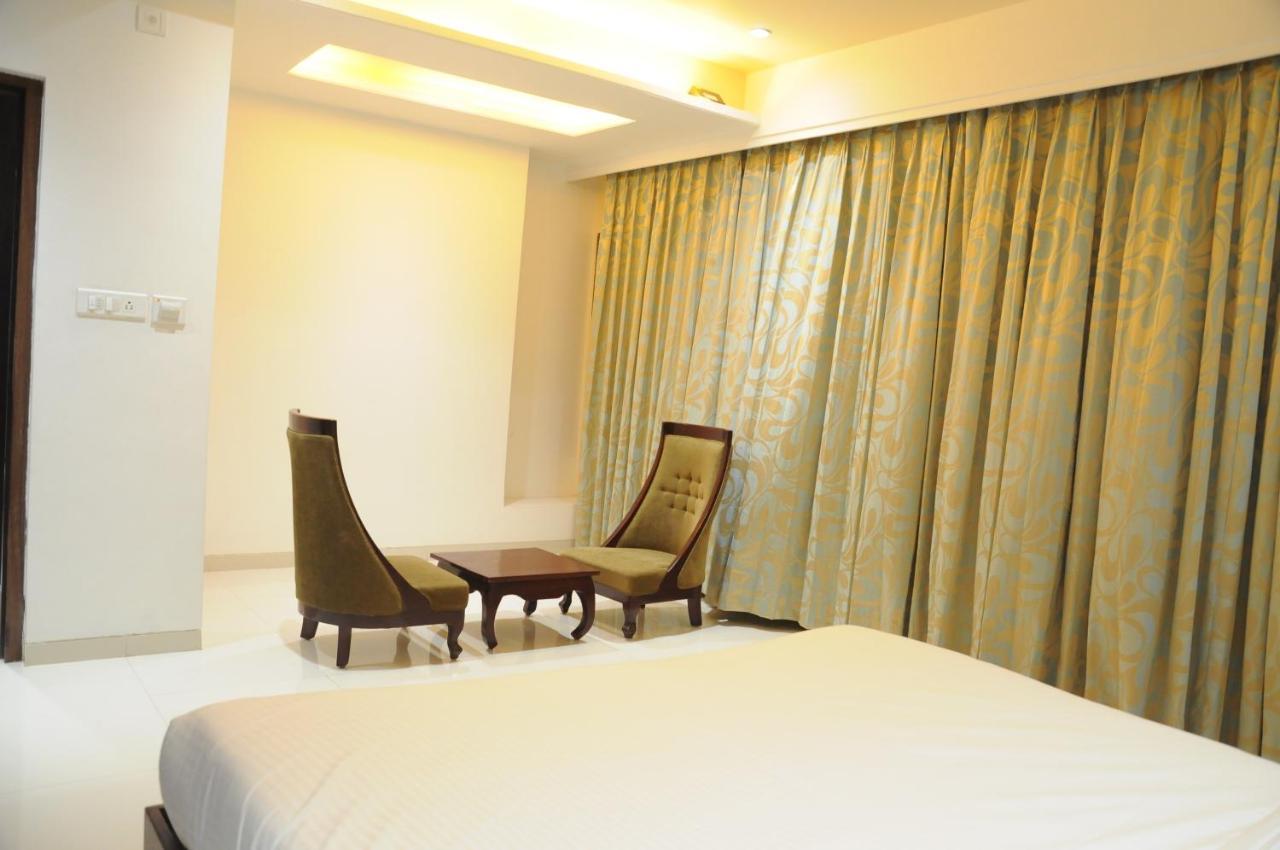 Hotel City Heart Shirdi Kamer foto