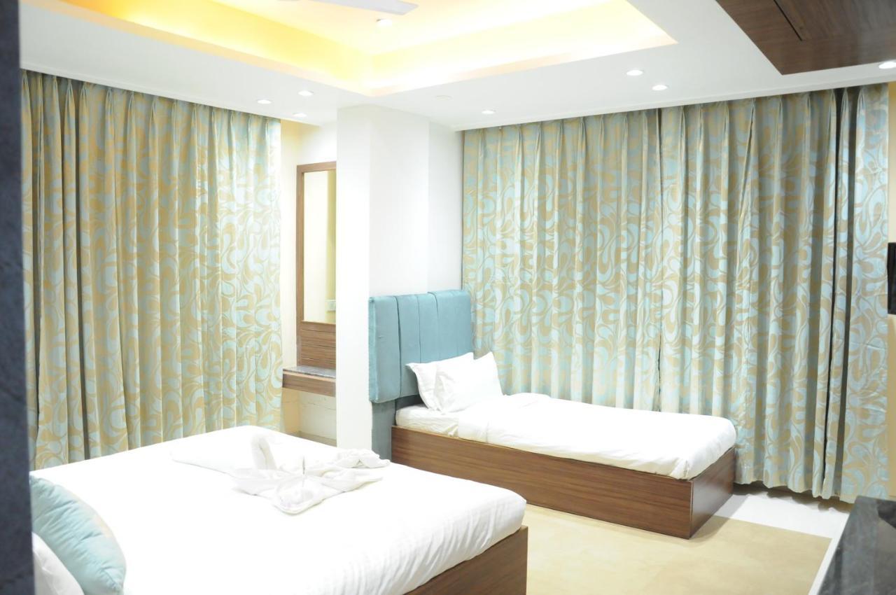 Hotel City Heart Shirdi Kamer foto
