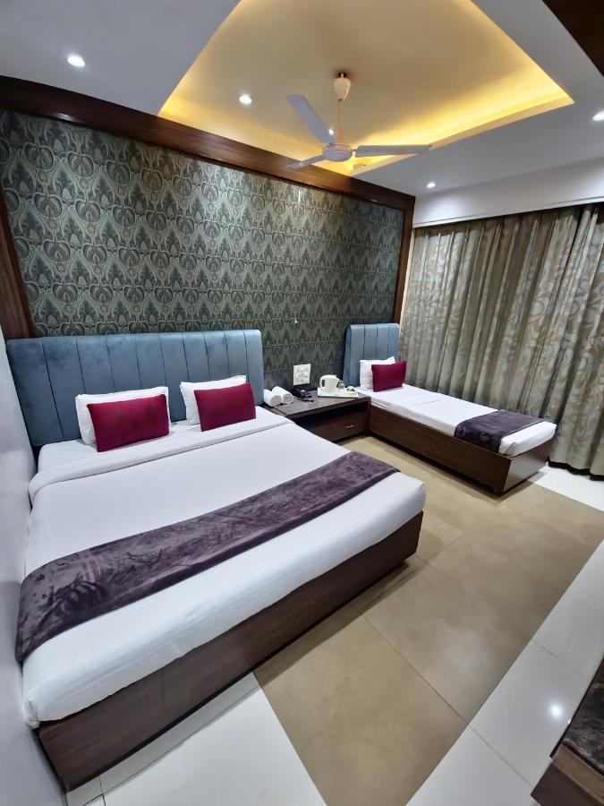 Hotel City Heart Shirdi Buitenkant foto