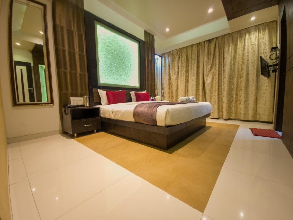 Hotel City Heart Shirdi Buitenkant foto