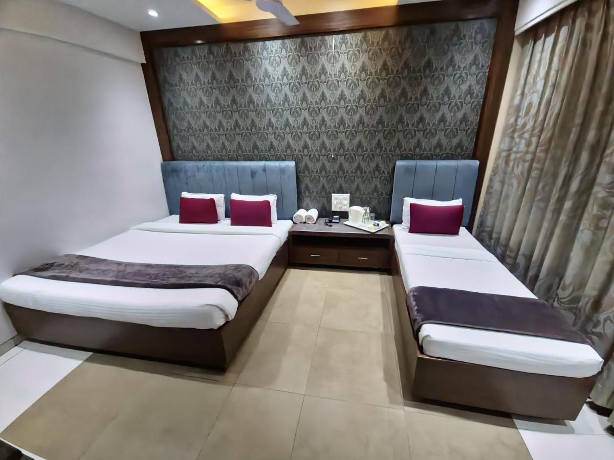 Hotel City Heart Shirdi Buitenkant foto