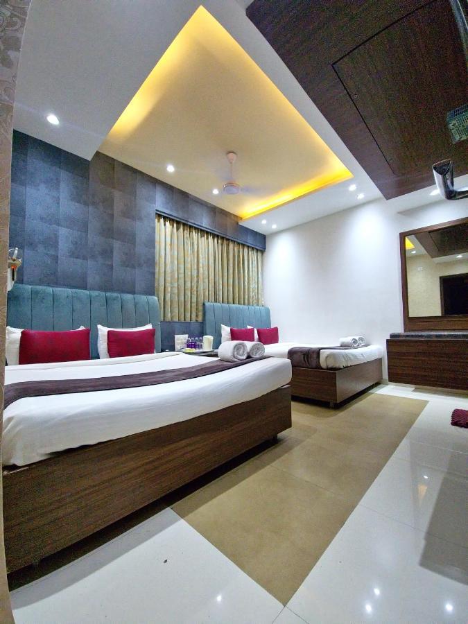Hotel City Heart Shirdi Buitenkant foto