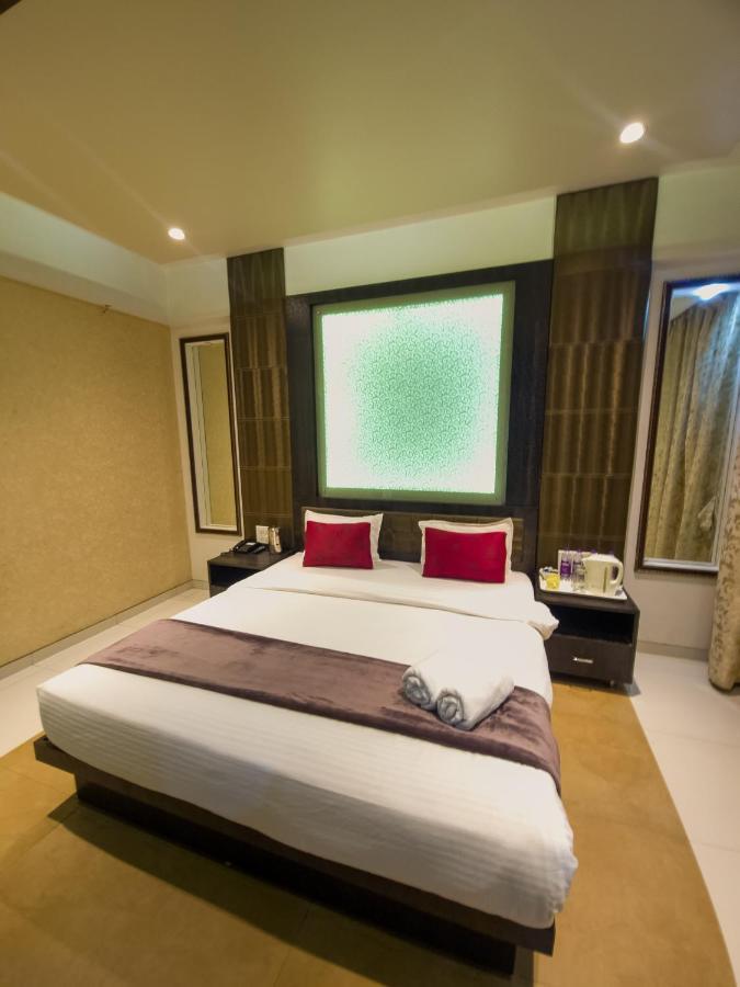 Hotel City Heart Shirdi Buitenkant foto