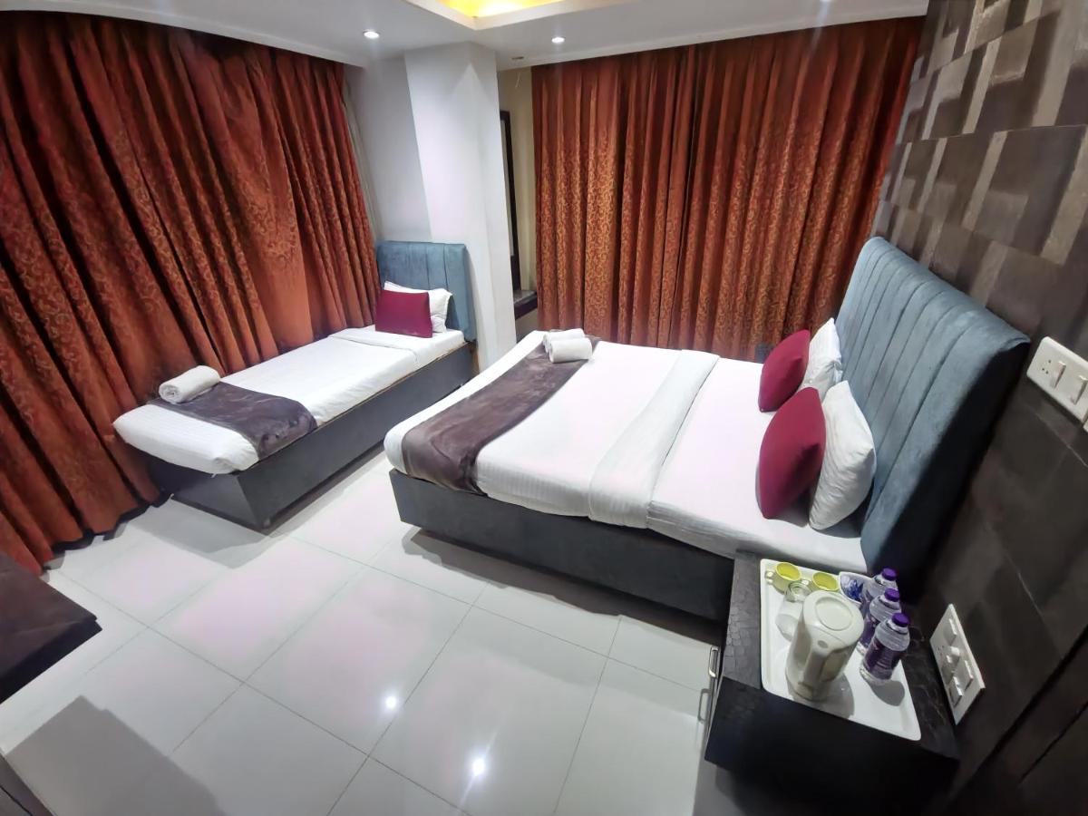 Hotel City Heart Shirdi Buitenkant foto