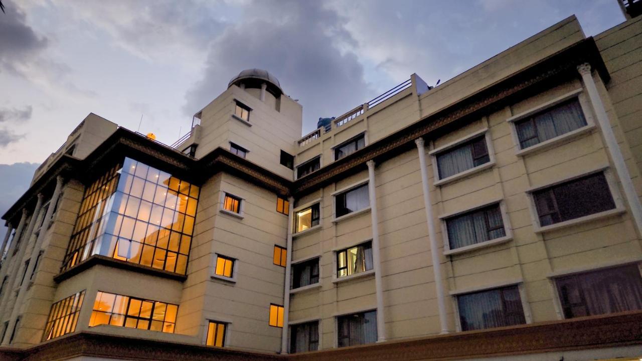 Hotel City Heart Shirdi Buitenkant foto