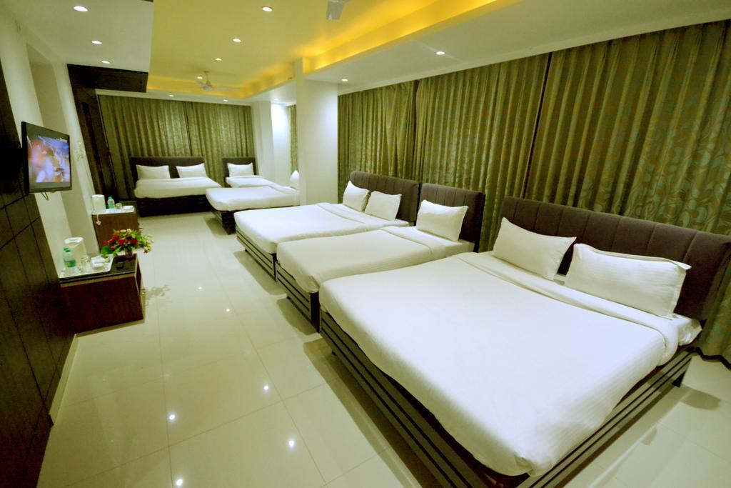 Hotel City Heart Shirdi Buitenkant foto