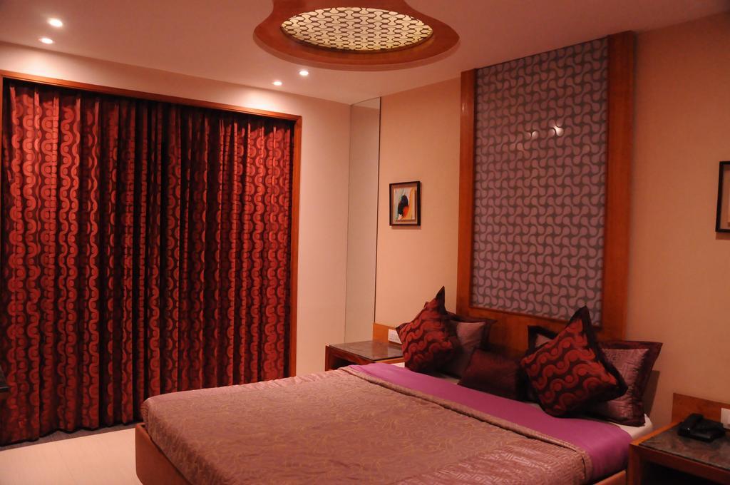 Hotel City Heart Shirdi Buitenkant foto
