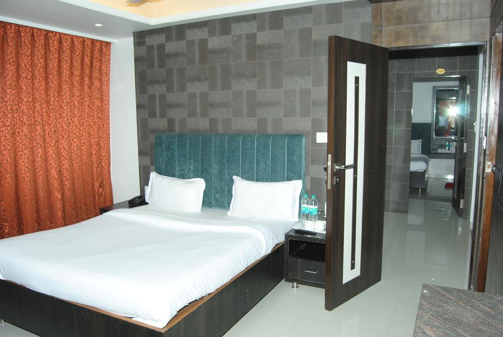 Hotel City Heart Shirdi Buitenkant foto
