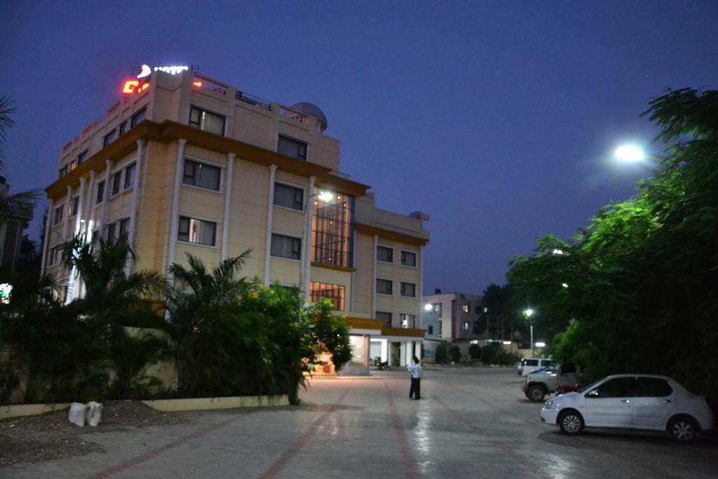 Hotel City Heart Shirdi Buitenkant foto