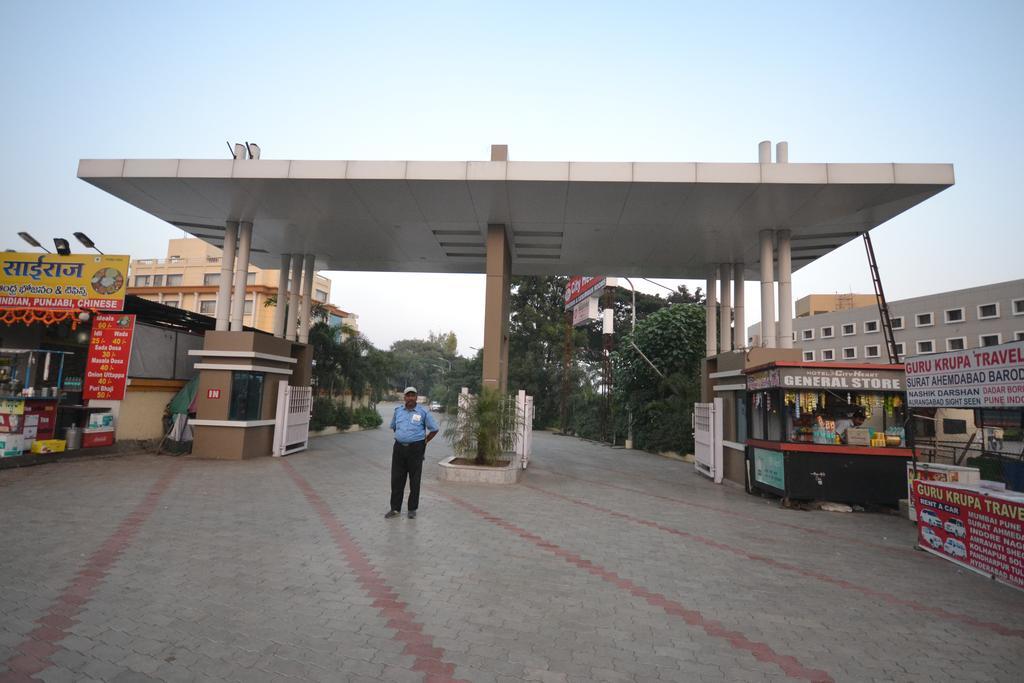 Hotel City Heart Shirdi Buitenkant foto