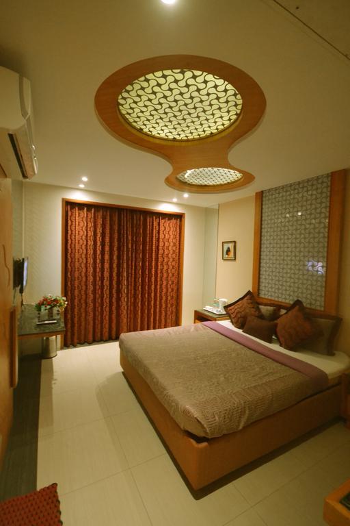 Hotel City Heart Shirdi Buitenkant foto